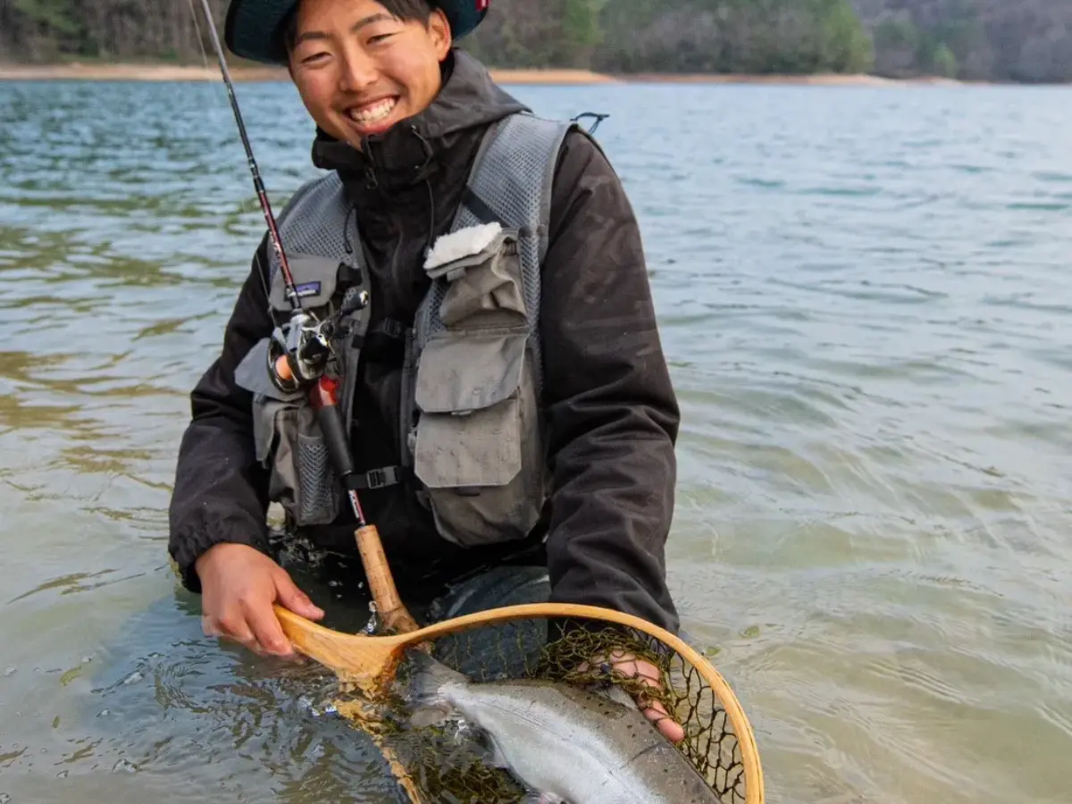 DF954C84-1C03-41F1-91B1-